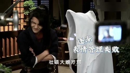吃瓜吃到自己身上了搞笑的视频,笑料横生的自嘲瞬间