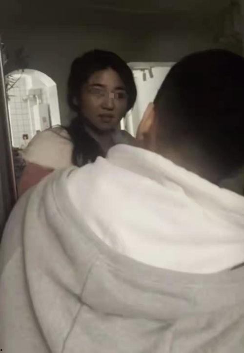 吃瓜男友拍照姿势视频,视频教你轻松拍出潮流大片