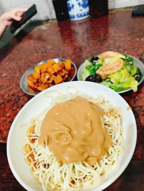 面店吃瓜事件视频,一场引发网友热议的街头冲突