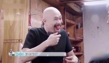 老男孩儿吃瓜搞笑视频下载,笑料百出，欢乐无限